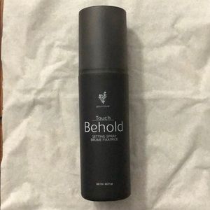 Younique Touch Behold Setting Spray